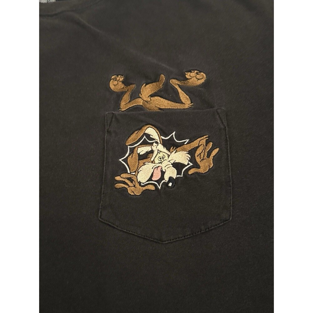 VTG 1996 Warner Bros Embroidered Looney Tunes Wiley Pocket T Shirt 90’s Sz Large